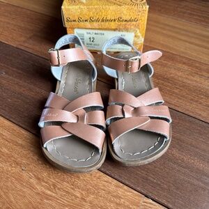 Salt Water Sandals girl size 12